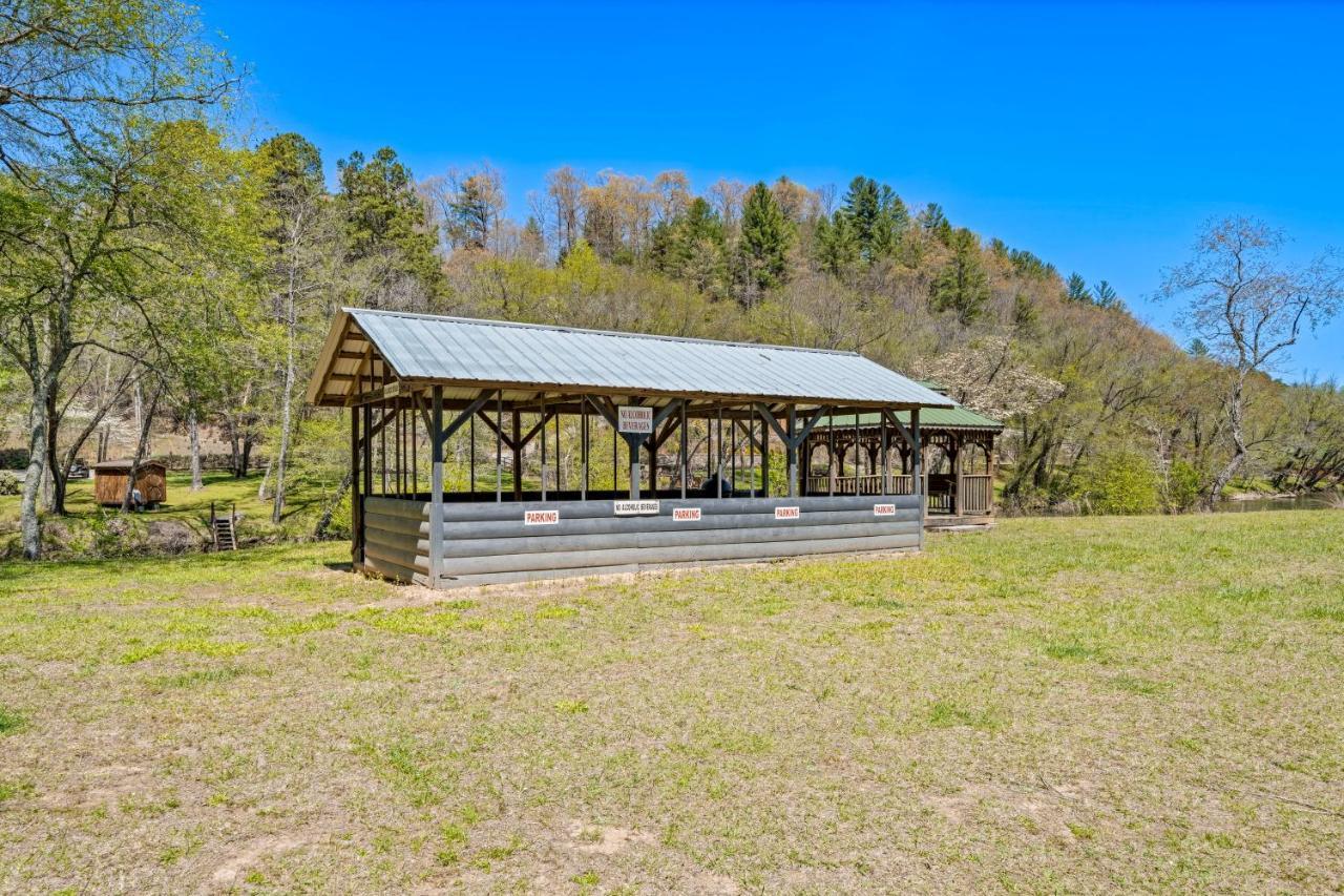 Blue Ridge Bear Bungalow Exterior photo
